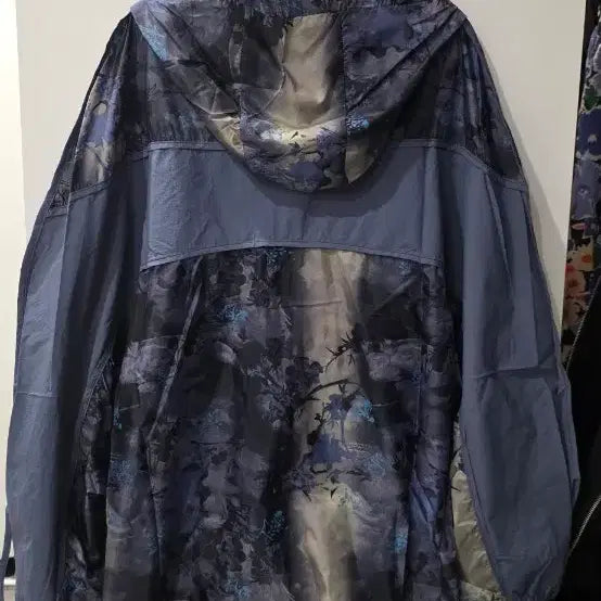[SOLD OUT] 플라워 패턴 후드 바람막이 점퍼