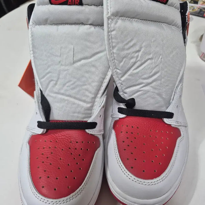 [BUNJANG] Nike Air Jordan 1 Retro High OG Heritage Sneakers / 나이키 조던1 레트로 하이 OG 헤리티지 275 새상품