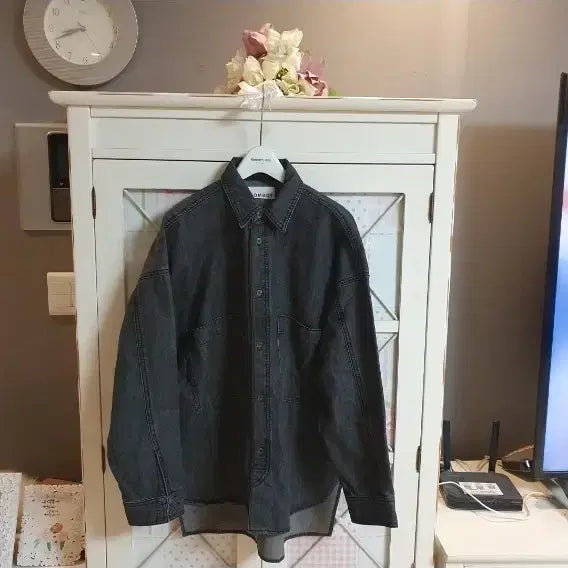 [BUNJANG] Tomboy Charcoal Denim Shirt (Size 66-77) / 톰보이 셔츠/66-77
