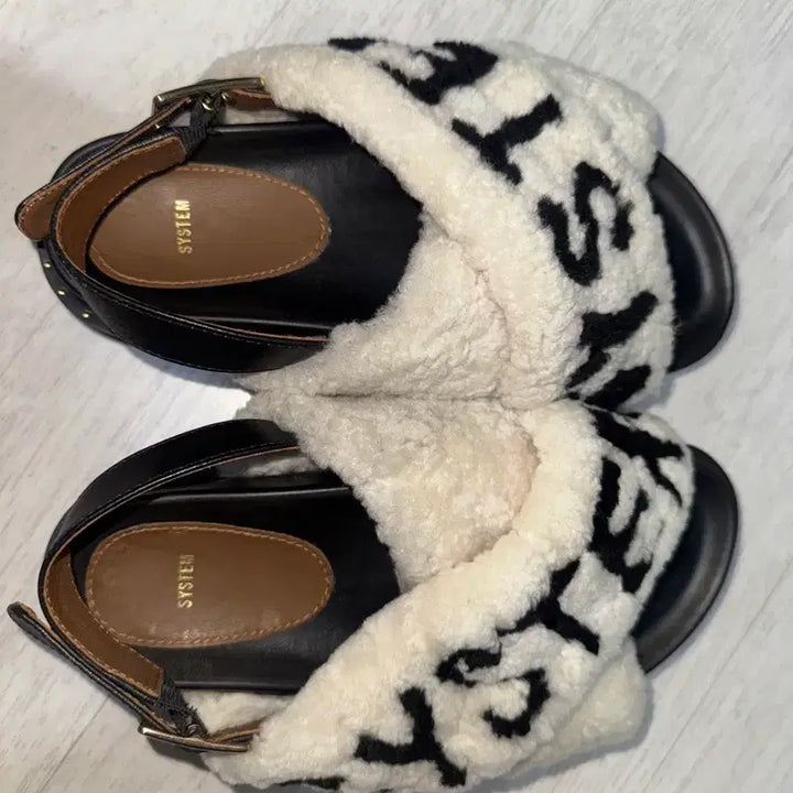 [BUNJANG] SYSTEM Fur Slippers / SYSTEM 퍼 슬리퍼