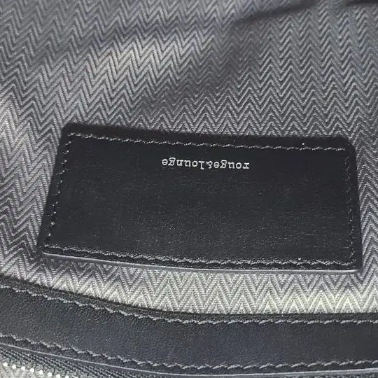 [BUNJANG] Handsome Rouge &amp; Lounge Triangle Clutch Crossbody Bag / 한섬 루즈앤라운지 삼각클러치 크로스백