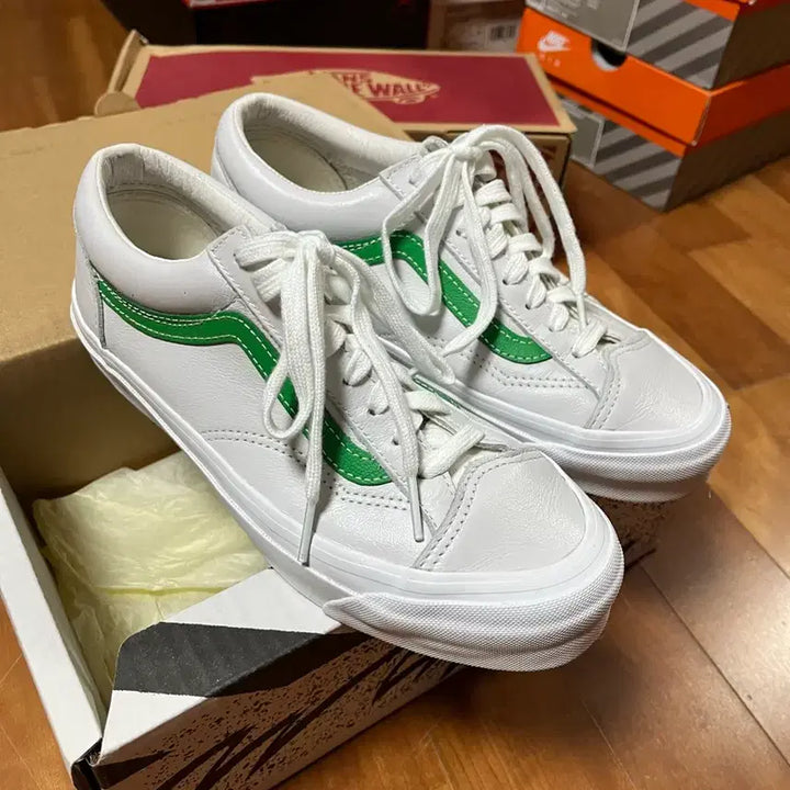 [BUNJANG] Vans Vault Style 36 Leather Sneakers / 반스 볼트 스타일36 레더 245