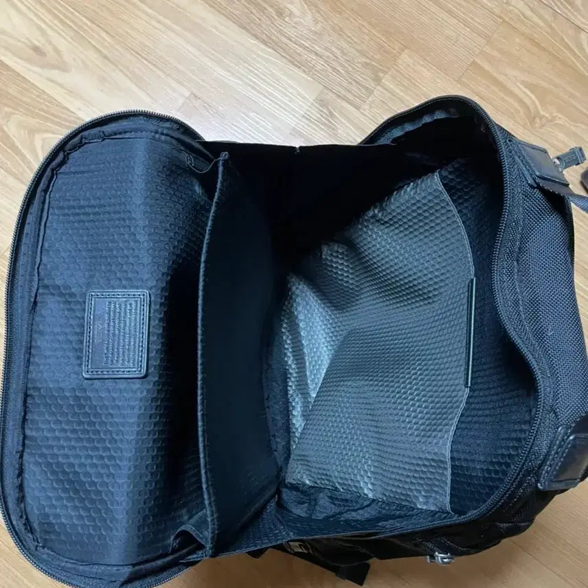 [BUNJANG] Tumi Alpha Bravo Kingsville Deluxe Backpack Black / 투미 알파 브라보 킹스빌 듀플렉스 백팩