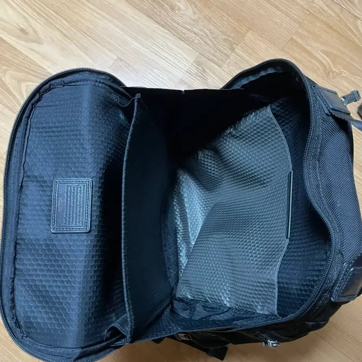 [BUNJANG] Tumi Alpha Bravo Kingsville Deluxe Backpack Black / 투미 알파 브라보 킹스빌 듀플렉스 백팩