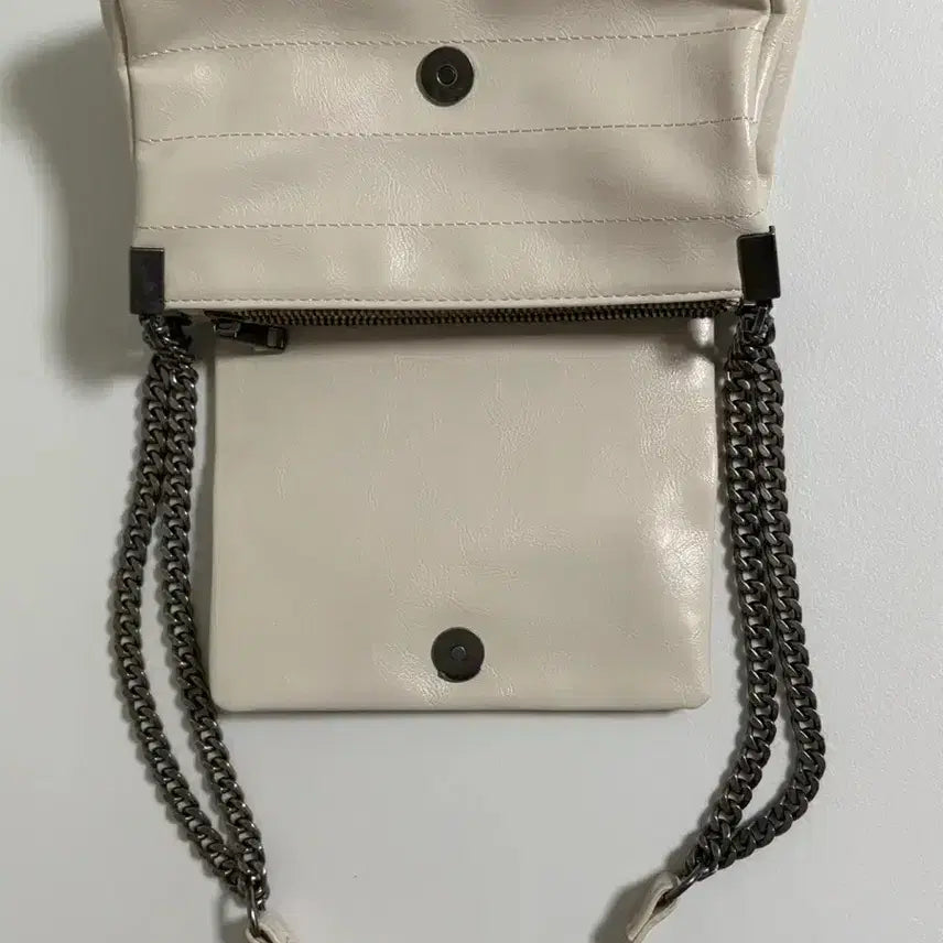 [SOLD OUT] 가격인하)자라 가방 락플랩 미니 아이보리 숄더백