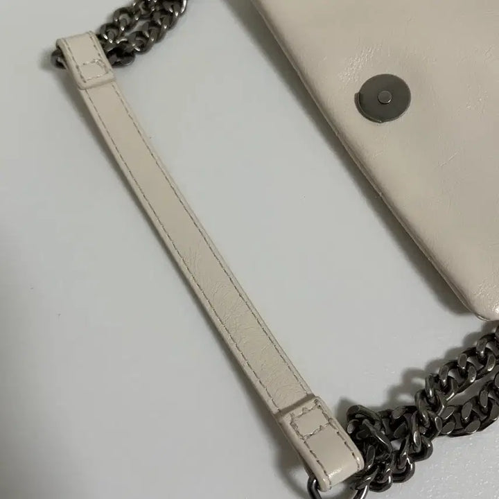 [SOLD OUT] 가격인하)자라 가방 락플랩 미니 아이보리 숄더백
