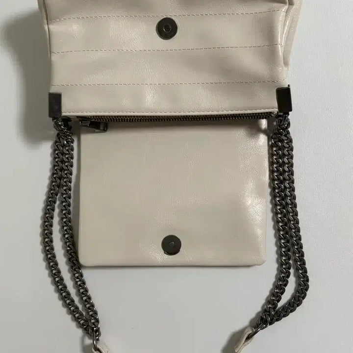 [SOLD OUT] 가격인하)자라 가방 락플랩 미니 아이보리 숄더백
