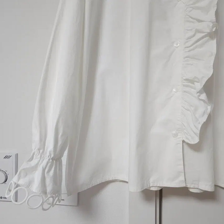 [SOLD OUT] Frill 프릴 박시핏 블라우스