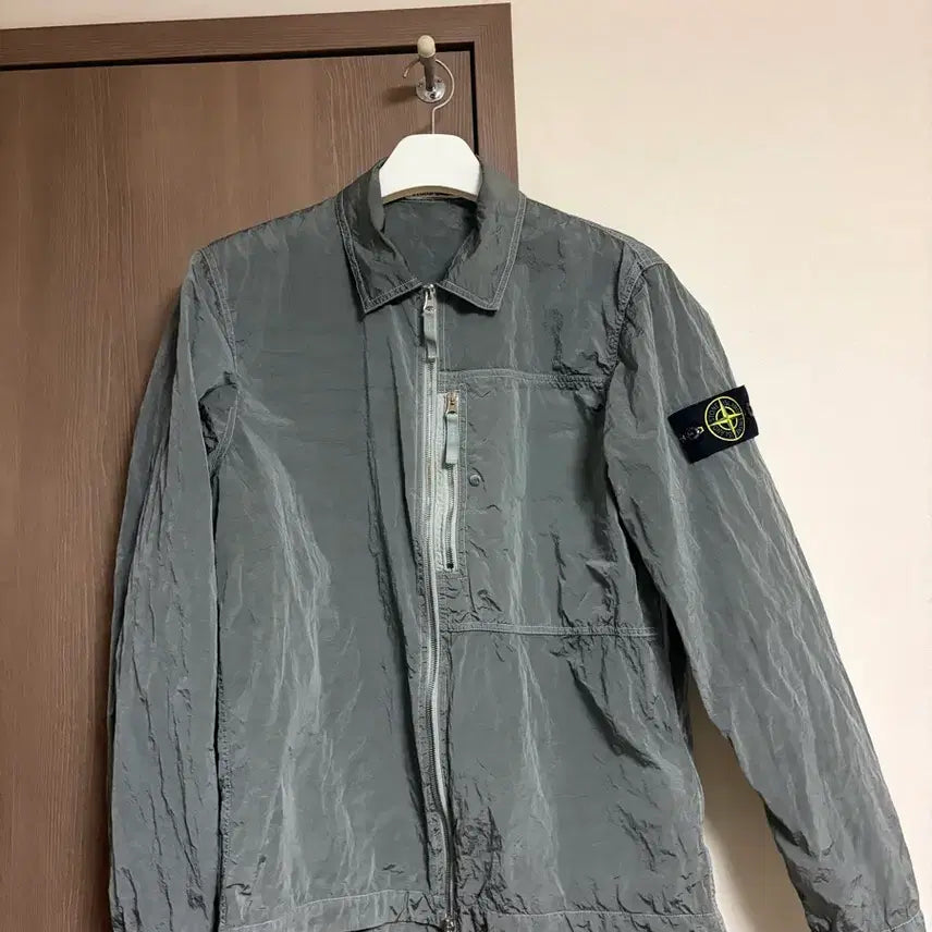[SOLD OUT] [L]26ss 스톤아일랜드 나일론메탈 오버셔츠 펄그레이