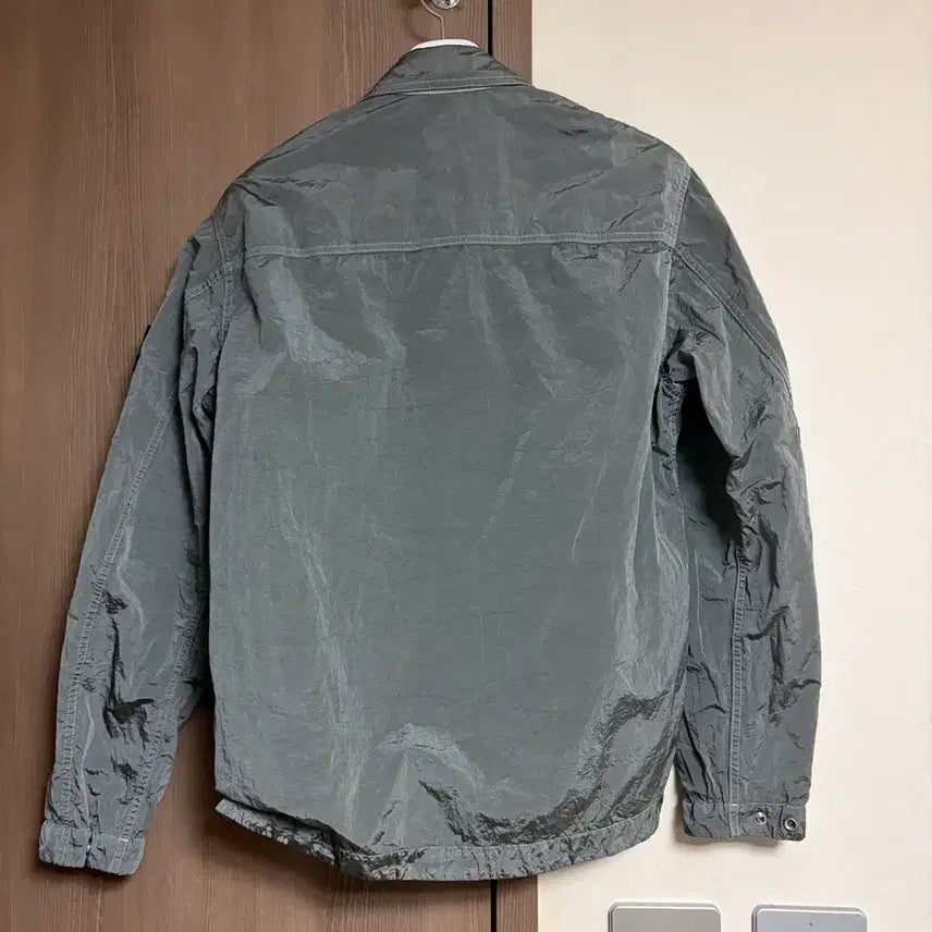 [SOLD OUT] [L]26ss 스톤아일랜드 나일론메탈 오버셔츠 펄그레이