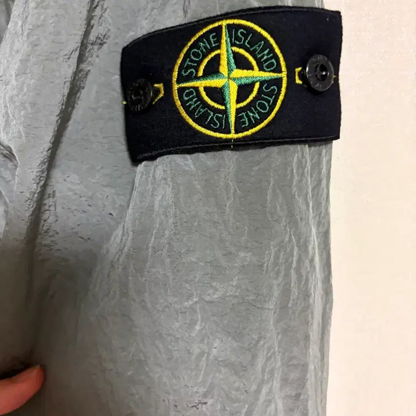 [SOLD OUT] [L]26ss 스톤아일랜드 나일론메탈 오버셔츠 펄그레이