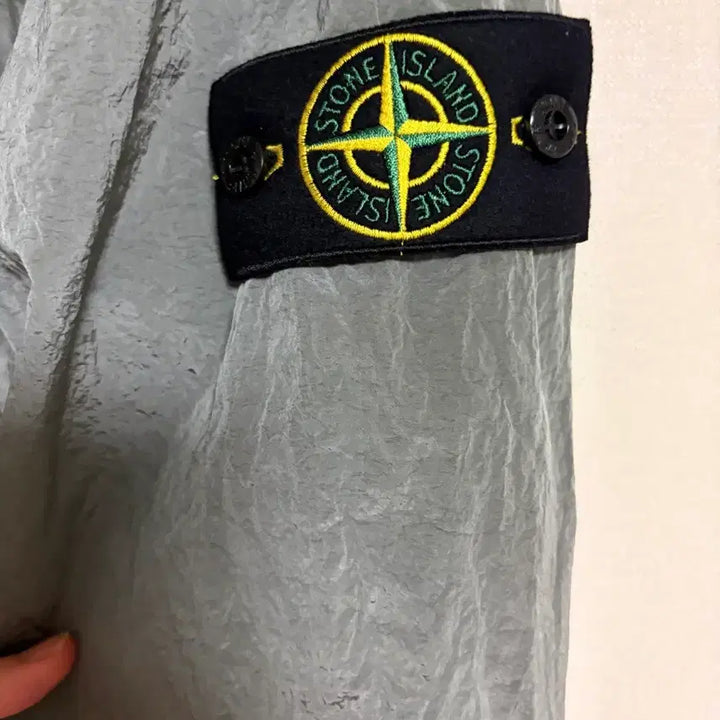 [SOLD OUT] [L]26ss 스톤아일랜드 나일론메탈 오버셔츠 펄그레이