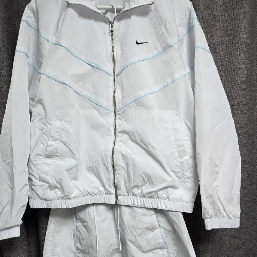 [SOLD OUT] 나이키 윈드러너 루즈 UV우븐 재킷 셋업