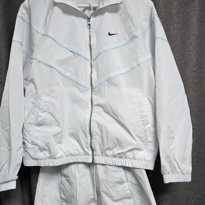 [SOLD OUT] 나이키 윈드러너 루즈 UV우븐 재킷 셋업