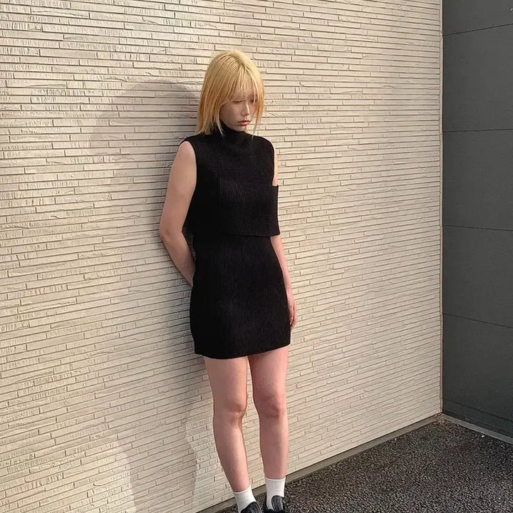 [BUNJANG] JW Anderson Black High-Neck Sleeveless Asymmetrical Knit Dress / JW Anderson dress (black)