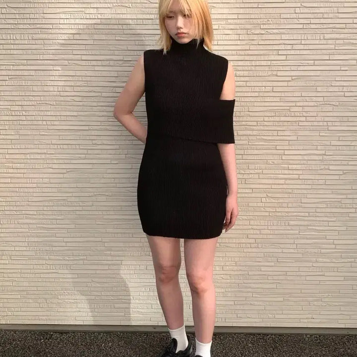 [BUNJANG] JW Anderson Black High-Neck Sleeveless Asymmetrical Knit Dress / JW Anderson dress (black)