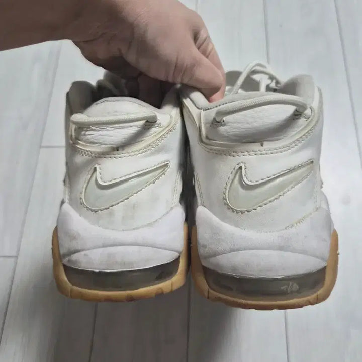 [BUNJANG] Nike Air More Uptempo White/Black GS 3.5Y Sneakers / 나이키 에어 모어 업템포 흰/검솔 GS 3.5Y