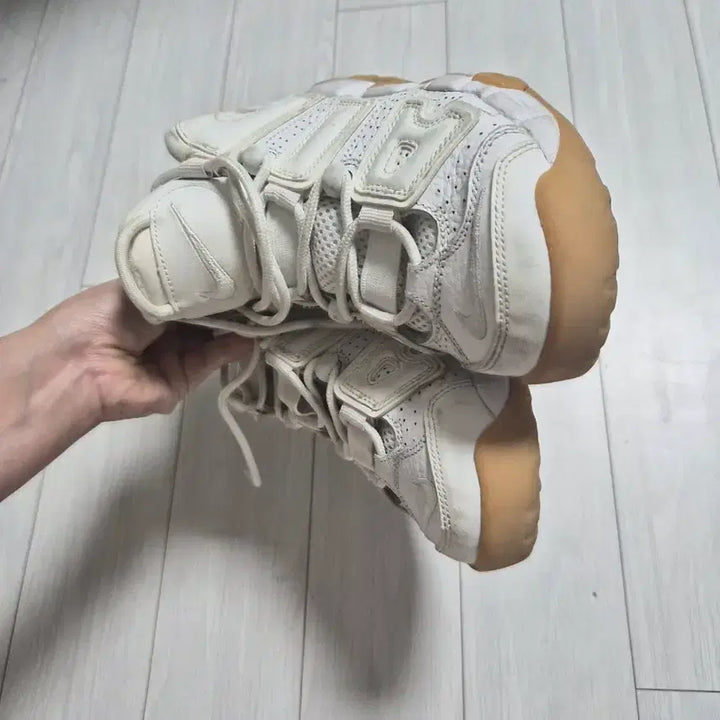 [BUNJANG] Nike Air More Uptempo White/Black GS 3.5Y Sneakers / 나이키 에어 모어 업템포 흰/검솔 GS 3.5Y