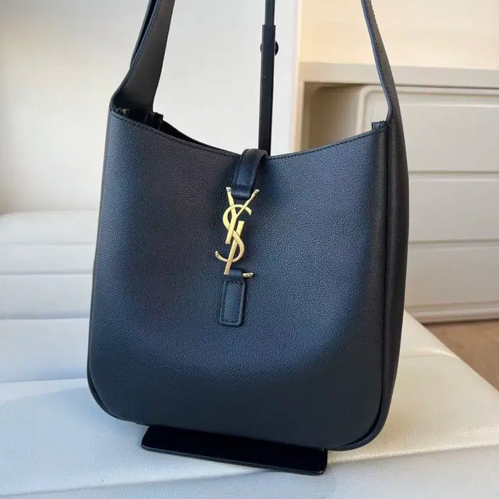 [SOLD OUT] 백화점에서 구매한 생로랑 YSL 숄더백 스몰 사이즈 여성용 핸드백 블랙