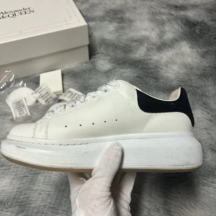 [SOLD OUT] [35 size] 알렉산더 맥퀸 오버솔 스니커즈