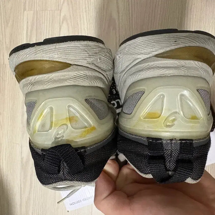 [BUNJANG] Asics Kiko Kostadinov Gel-Burz 1 Sneakers / 아식스 asics 키코코스타디노브 젤버즈1 그레이