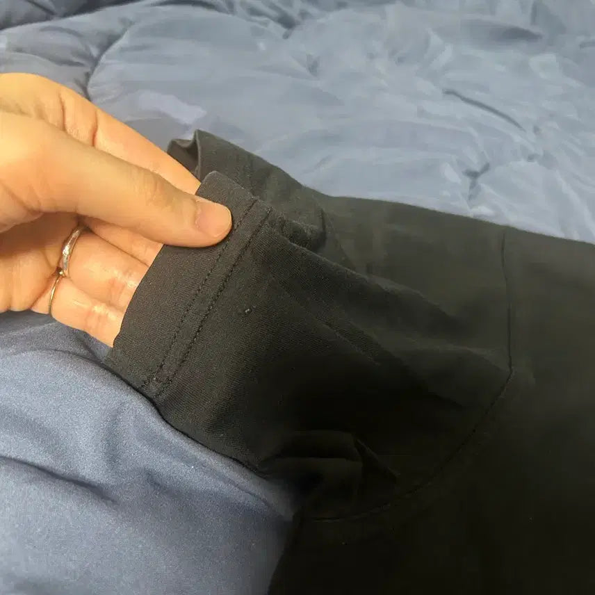 [BUNJANG] 19ss 지방시 스콜피온 블랙 반팔 로고 티셔츠 / 19ss 지방시 스콜피온 블랙 반팔 로고 티셔츠