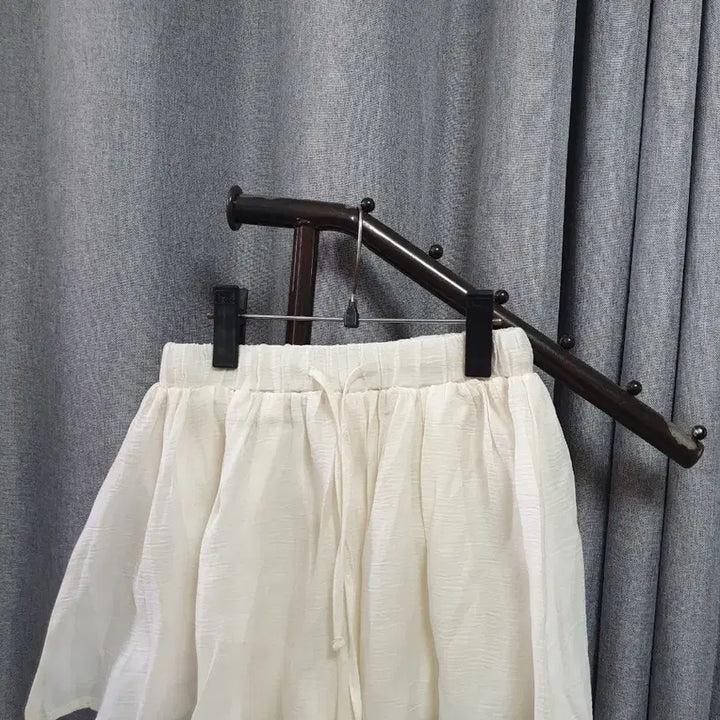 [BUNJANG] Sheer Cream Banding Shorts / 쉬어 크림 밴딩 반바지