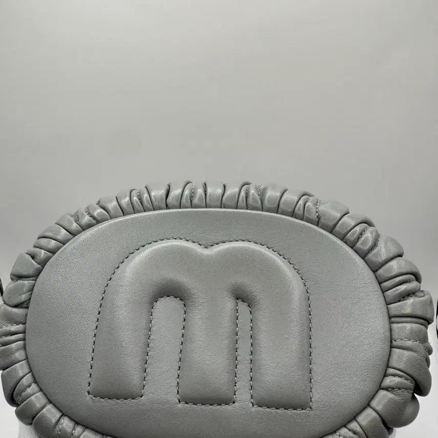 [SOLD OUT] 미우미우 마테라쎄 버킷백 그레이 금장 상태좋음
