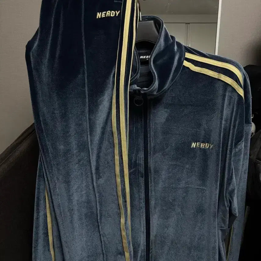 [BUNJANG] NERDY 21 F/W Velvet Tracksuit Set Navy / 널디 21 F/W 벨벳 네이비 셋업