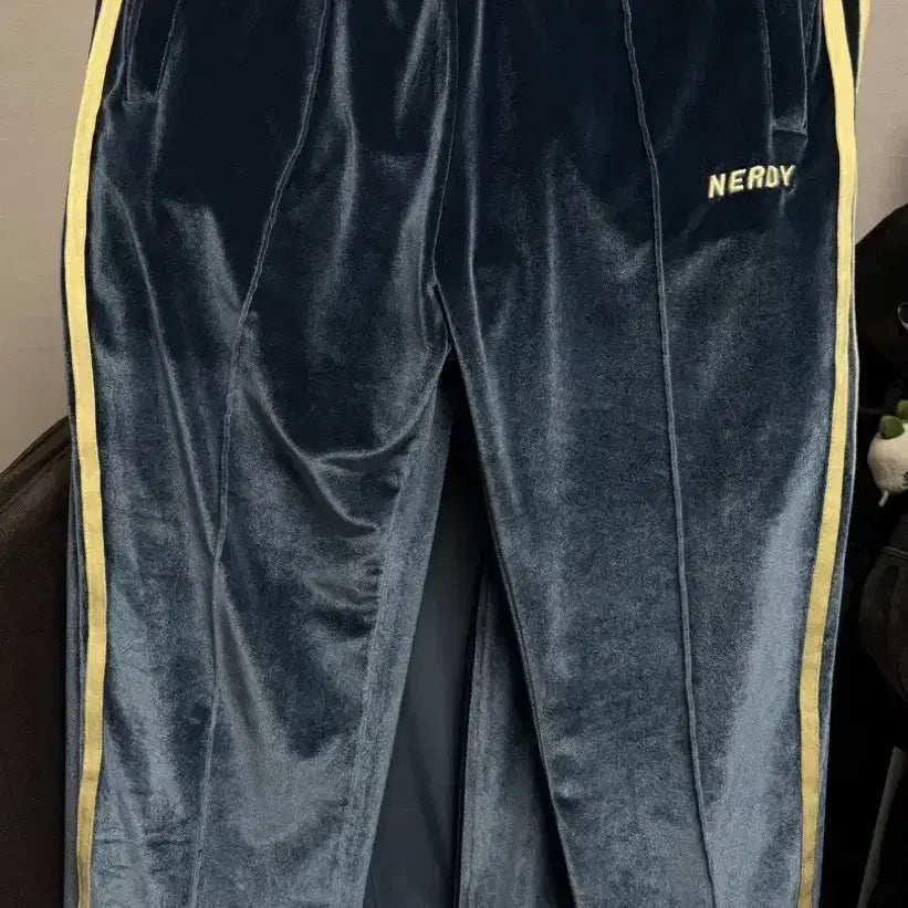 [BUNJANG] NERDY 21 F/W Velvet Tracksuit Set Navy / 널디 21 F/W 벨벳 네이비 셋업