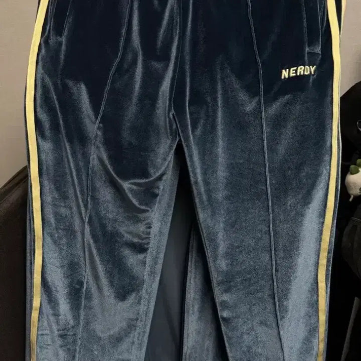 [BUNJANG] NERDY 21 F/W Velvet Tracksuit Set Navy / 널디 21 F/W 벨벳 네이비 셋업