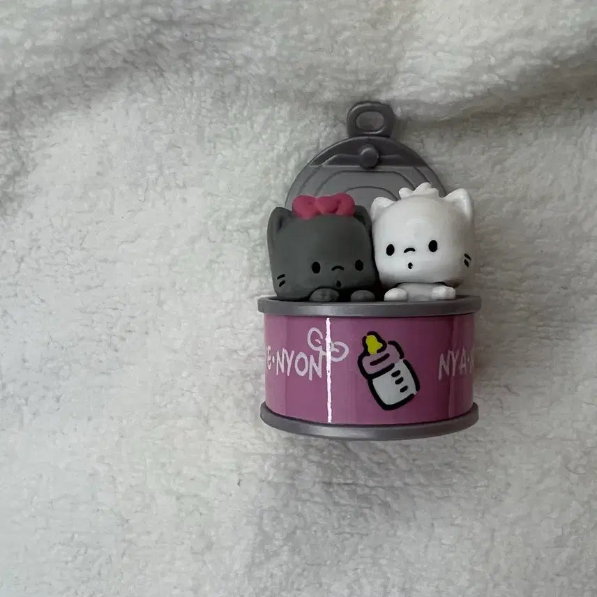 [BUNJANG] Hello Kitty Baby Mini Figure / 베이비 헬로키티 미니 피규어(키링 가능)