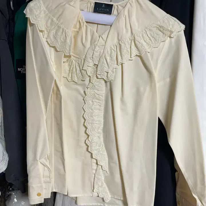 [BUNJANG] LANVIN Ivory Frill Blouse / LANVIN 랑방 아이보리 프릴 블라우스