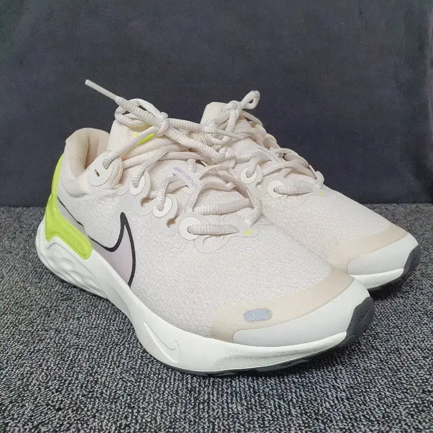 [BUNJANG] Nike Renew Run 3 Ivory Lime Green Shoes 260mm / 나이키 리뉴 런 3  아이보리 라임 그린 260mm