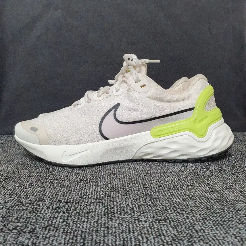 [BUNJANG] Nike Renew Run 3 Ivory Lime Green Shoes 260mm / 나이키 리뉴 런 3  아이보리 라임 그린 260mm