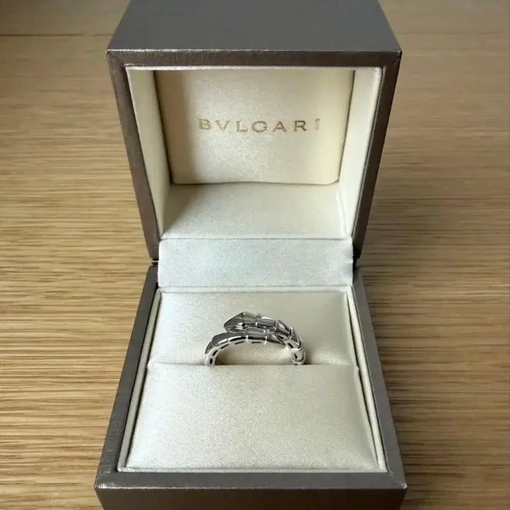 [SOLD OUT] 불가리 세르펜티 바이퍼 링 WG