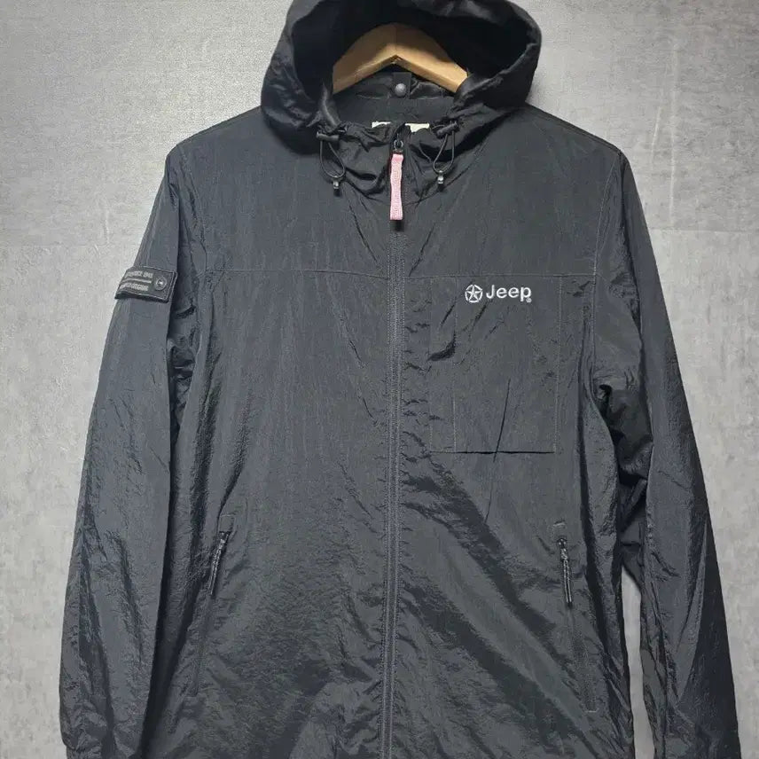 [BUNJANG] Jeep Black Hooded Windbreaker Jacket Size 95 (Oversized Fit) / Jeep 지프 블랙 후드 바람막이 자켓  사이즈 95오버핏 춘추용