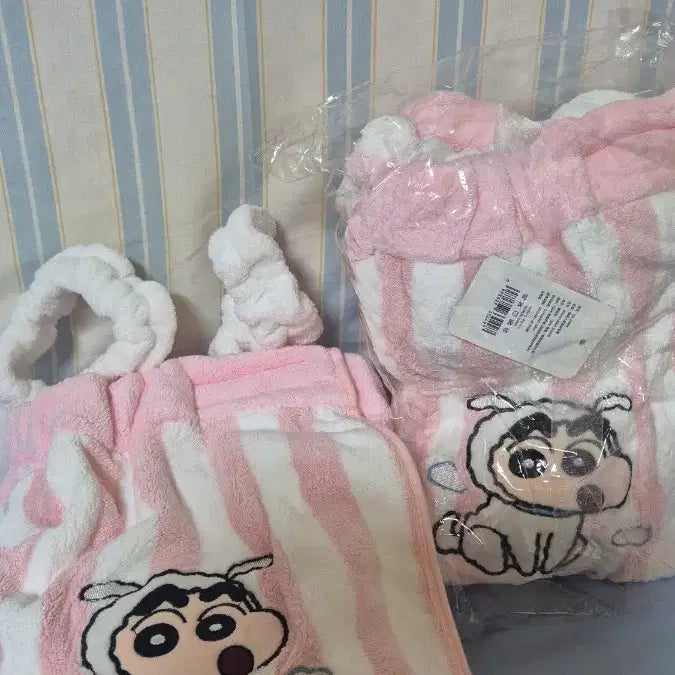 [BUNJANG] Crayon Shin-chan One-Piece Style Towel Robe / 짱구 원피스형 타월가운 새상품