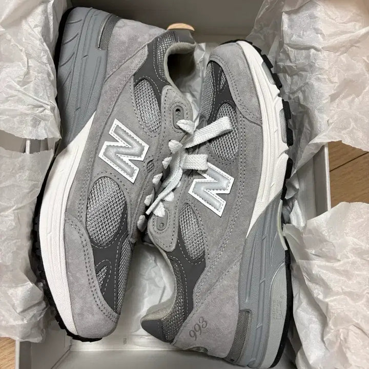 [BUNJANG] New Balance 993 Made in USA Gray Sneakers / [255] 뉴발란스 993 메이드 인 USA 그레이 - D 스탠다드