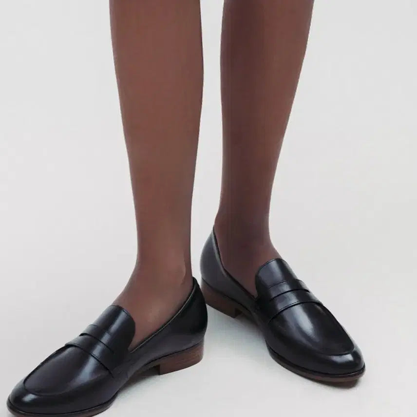 [SOLD OUT] (택포,상태좋음) 쿠에른 런던9 페니 로퍼 245-250