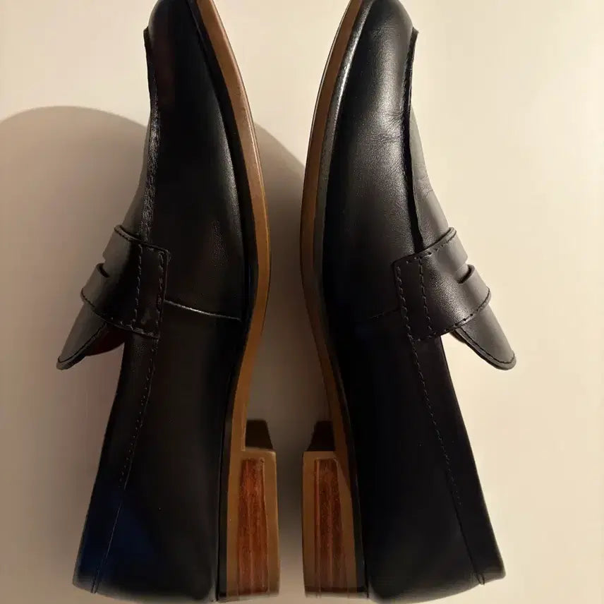 [SOLD OUT] (택포,상태좋음) 쿠에른 런던9 페니 로퍼 245-250