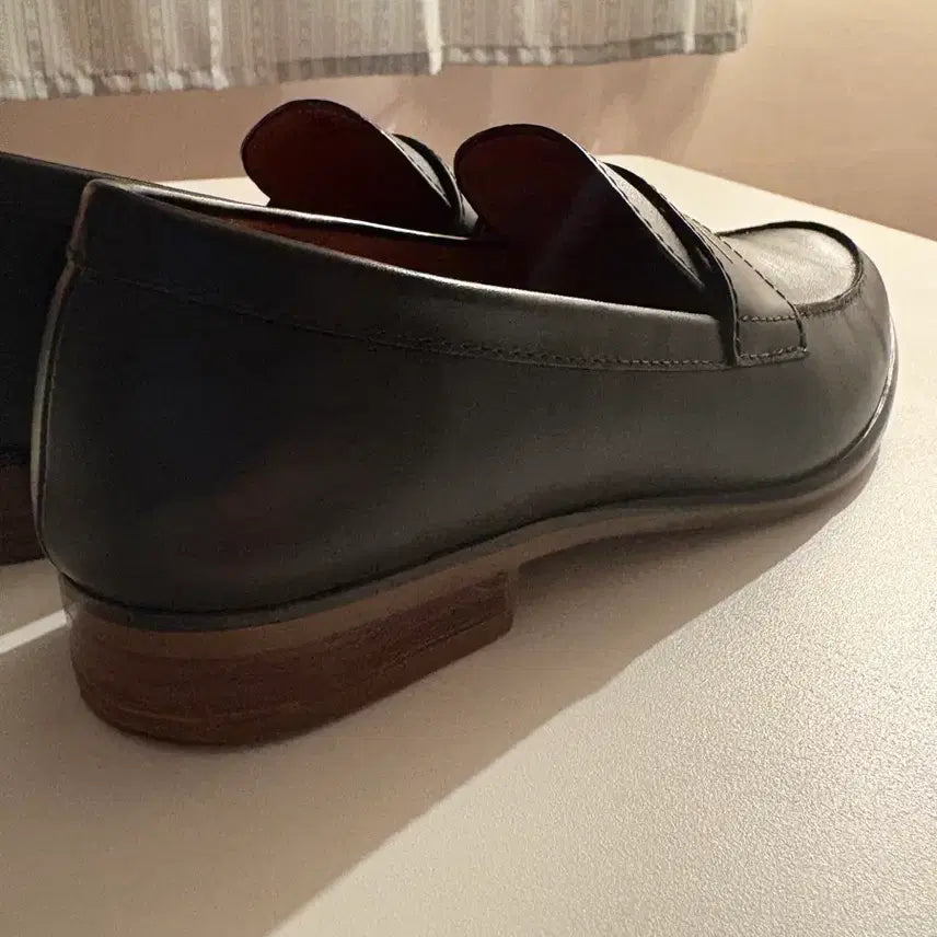 [SOLD OUT] (택포,상태좋음) 쿠에른 런던9 페니 로퍼 245-250
