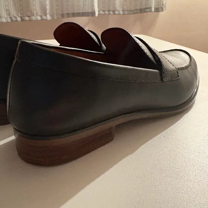 [SOLD OUT] (택포,상태좋음) 쿠에른 런던9 페니 로퍼 245-250
