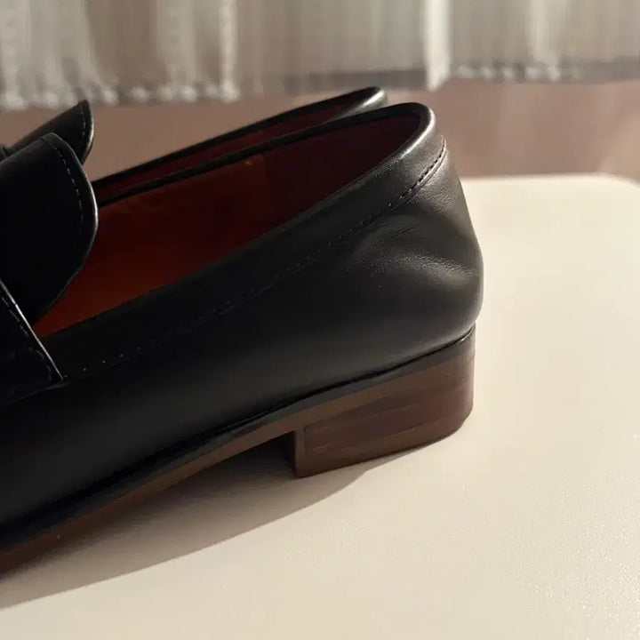 [SOLD OUT] (택포,상태좋음) 쿠에른 런던9 페니 로퍼 245-250