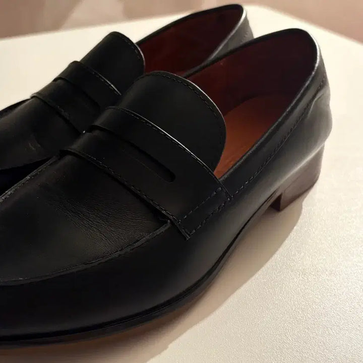 [SOLD OUT] (택포,상태좋음) 쿠에른 런던9 페니 로퍼 245-250