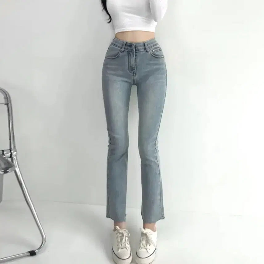 [BUNJANG] Jasmine Bell High Waist Light Wash Denim Bootcut Jeans / (품절상품) 자스민벨 청바지 하이웨스트 연청 데님 부츠컷 에이블리