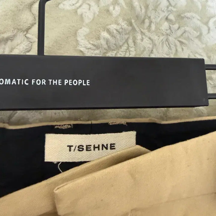 [BUNJANG] T/SHENE Beige Shorts 48 / T/SHENE 베이지 쇼츠 48