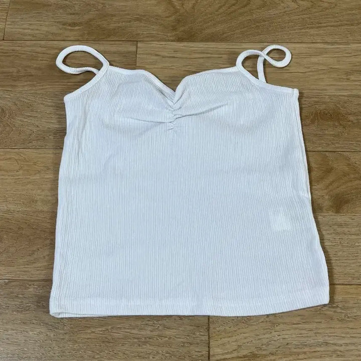 [BUNJANG] Lettera Wrinkle Sleeveless Top / 레테라 윙클 슬리브리스