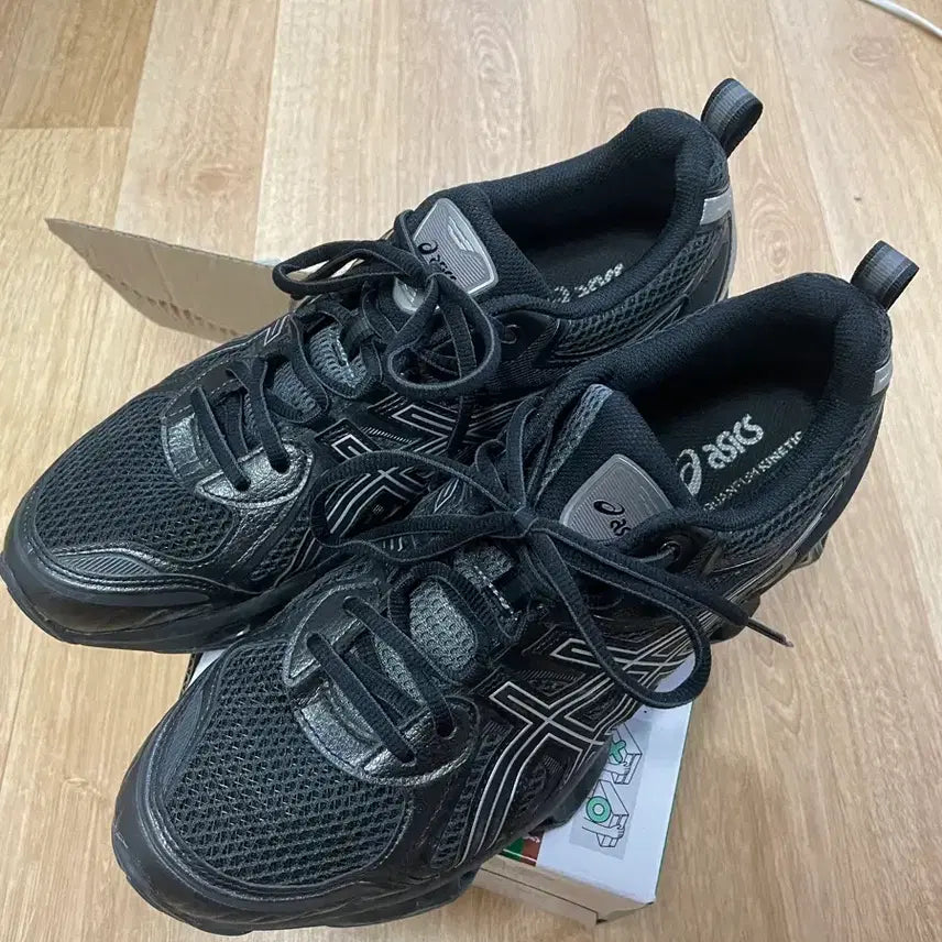 [SOLD OUT] 아식스 젤퀀텀 키네틱 그래파이트 그레이 블랙 285