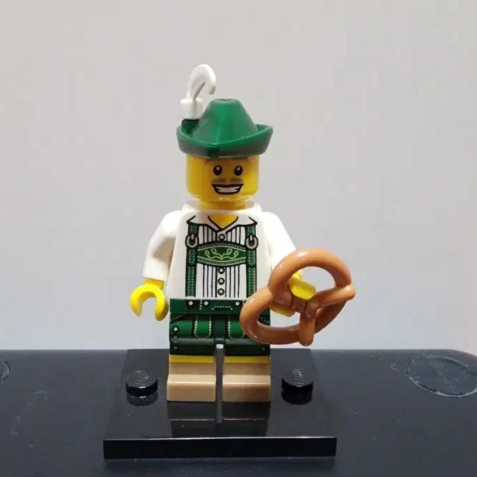 [BUNJANG] Lego Season Minifigure 8 Pretzel Guy / 레고 시즌미니피규어8 프레첼 가이